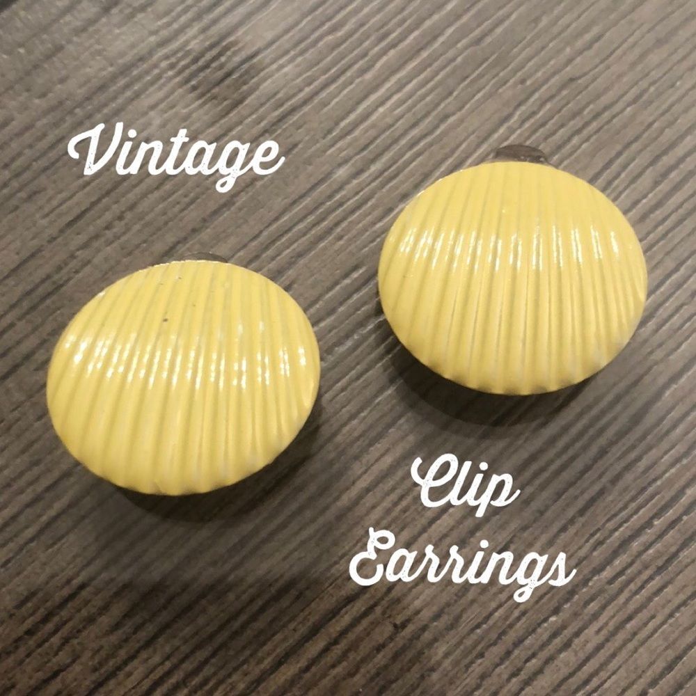 Vintage Pale Yellow Clip Earrings Ridges Circles